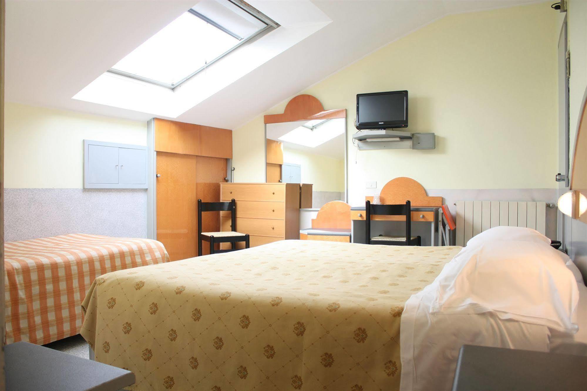 Hotel Mazzini Летоянні Екстер'єр фото